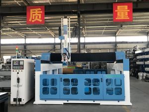 Router CNC per materie plastiche