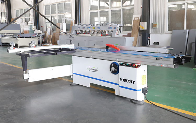 Sliding Table Saw